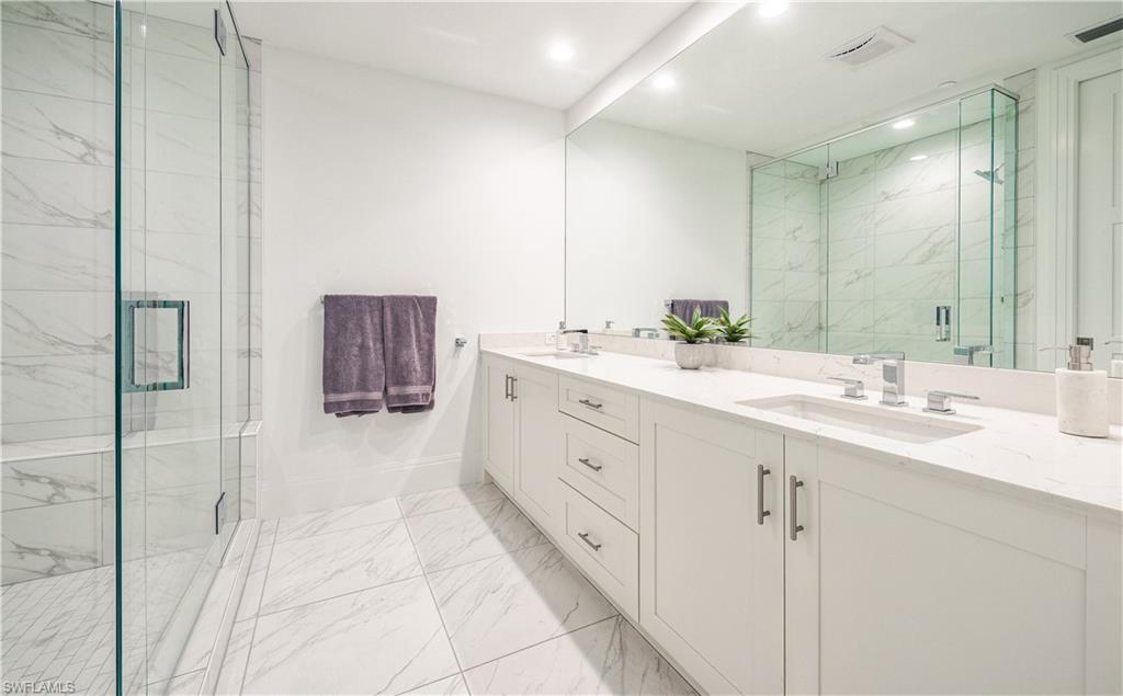 NAPLES SQUARE - Residential