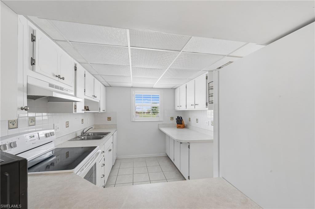 MYERLEE COUNTRY CLUB ESTATES NORTH CONDO - Residential