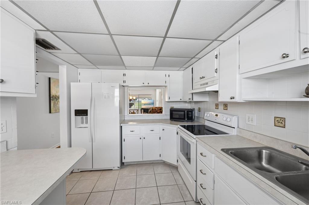 MYERLEE COUNTRY CLUB ESTATES NORTH CONDO - Residential