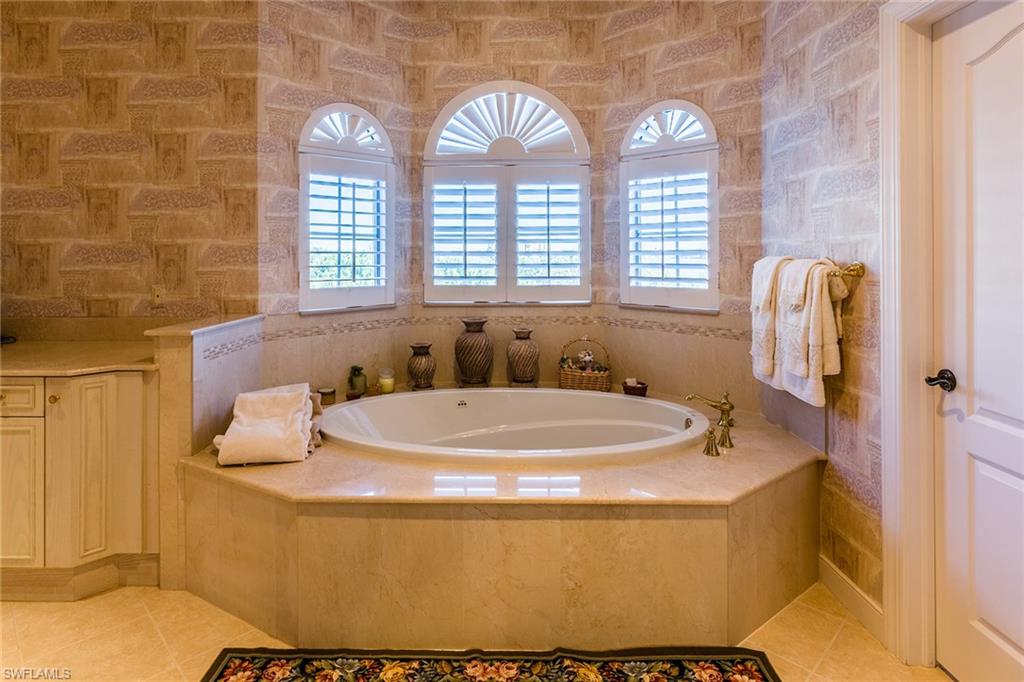 HIDEAWAY BEACH - Residential