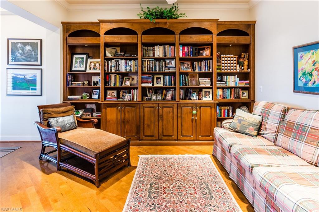 HIDEAWAY BEACH - Residential