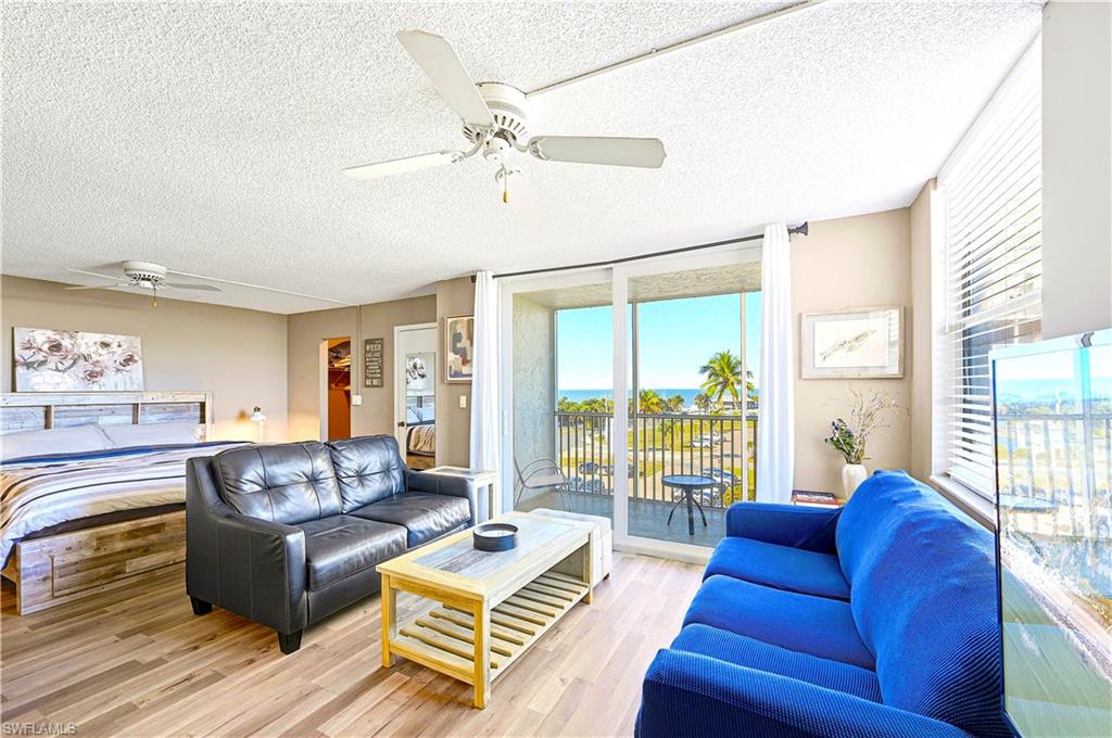 BEACH AND TENNIS CLUB - Residential