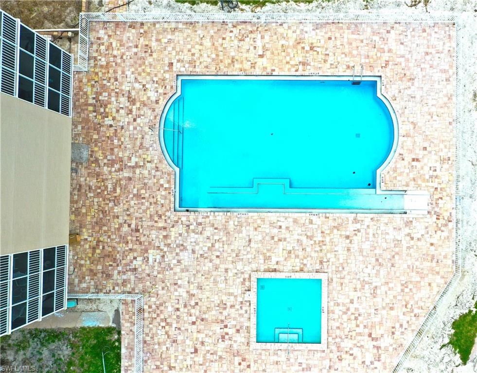 BEACH AND TENNIS CLUB - Residential