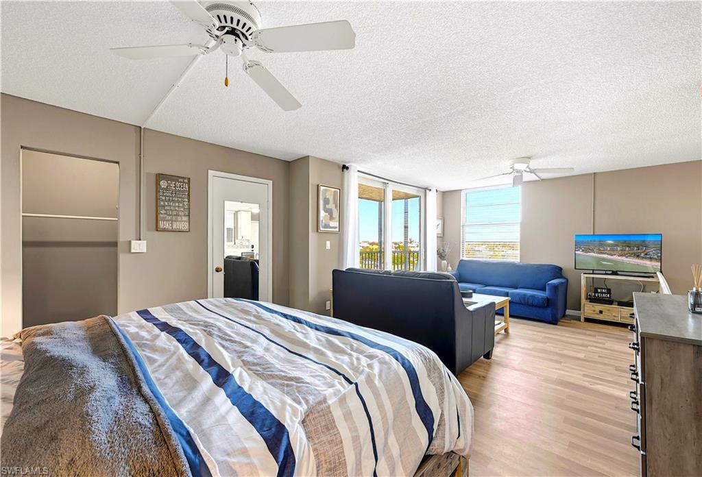 BEACH AND TENNIS CLUB - Residential