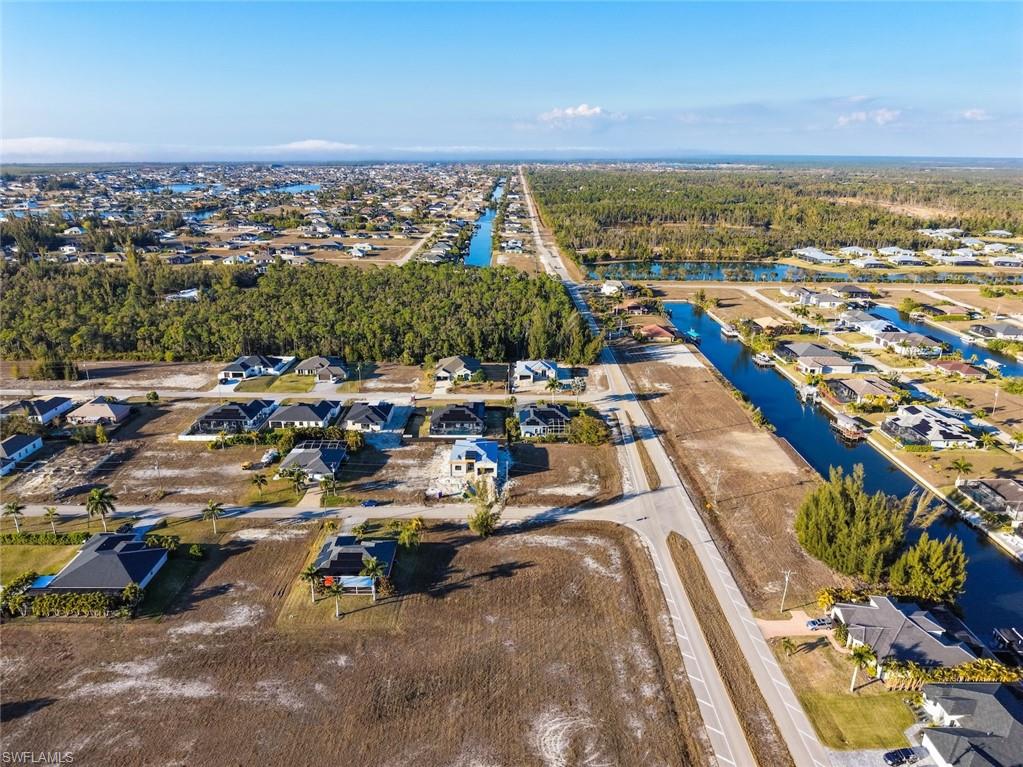 CAPE CORAL - Land