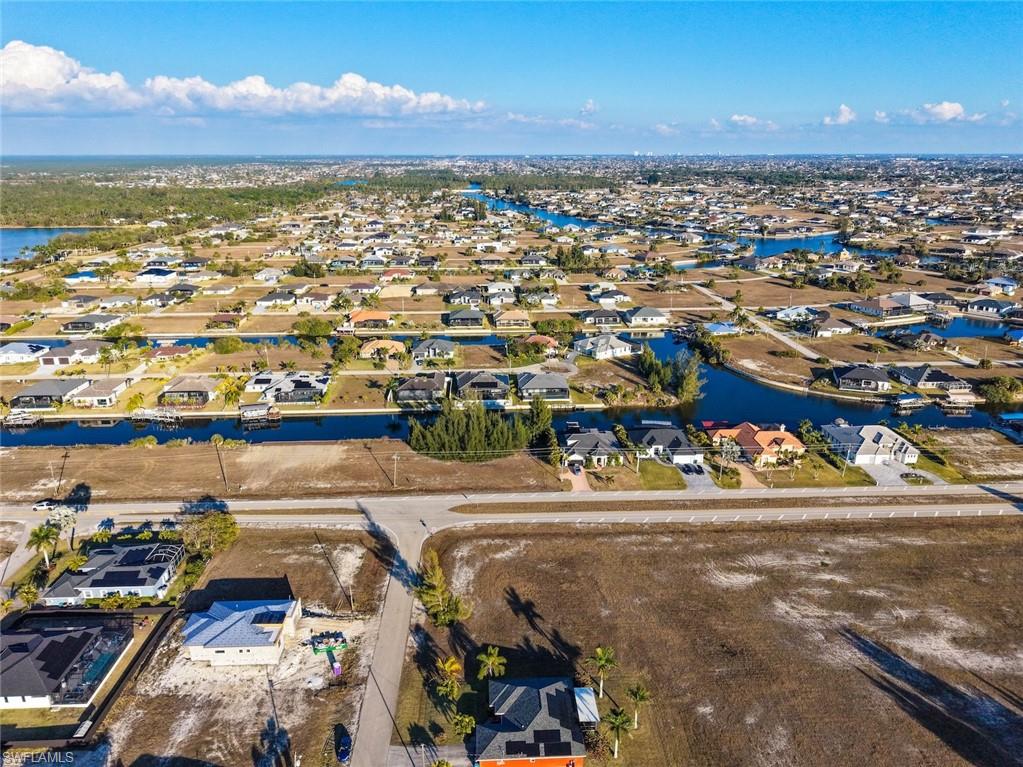 CAPE CORAL - Land