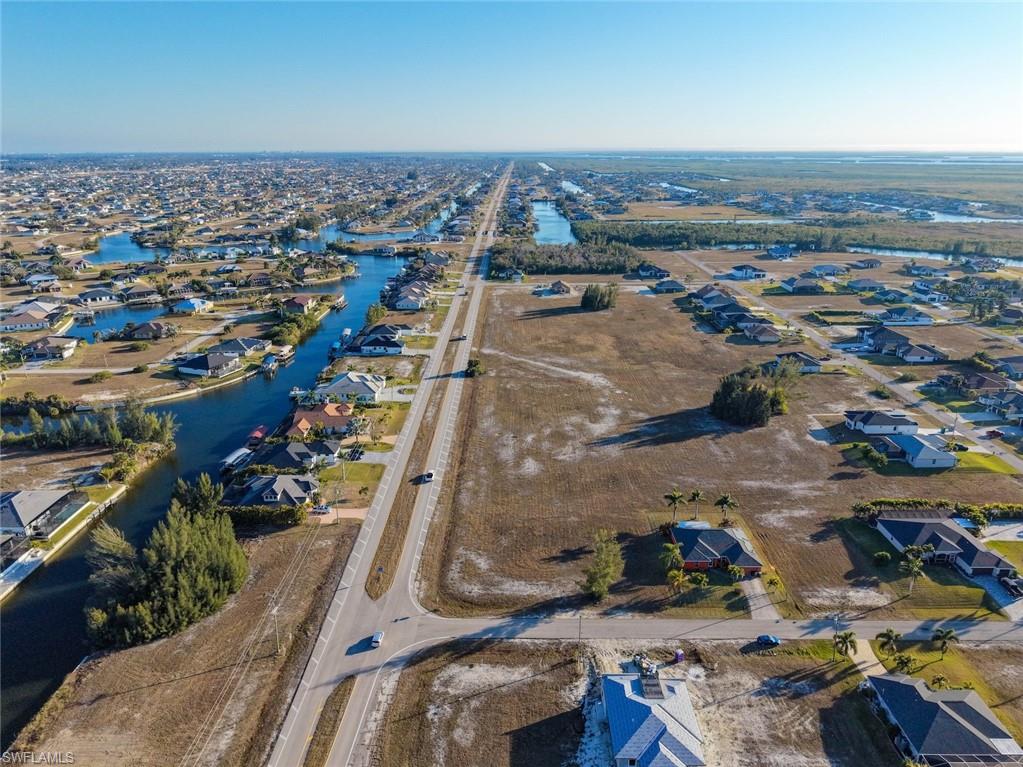 CAPE CORAL - Land