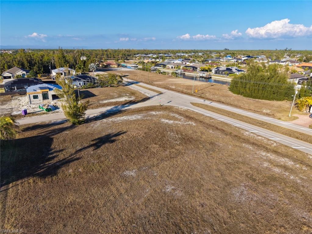 CAPE CORAL - Land