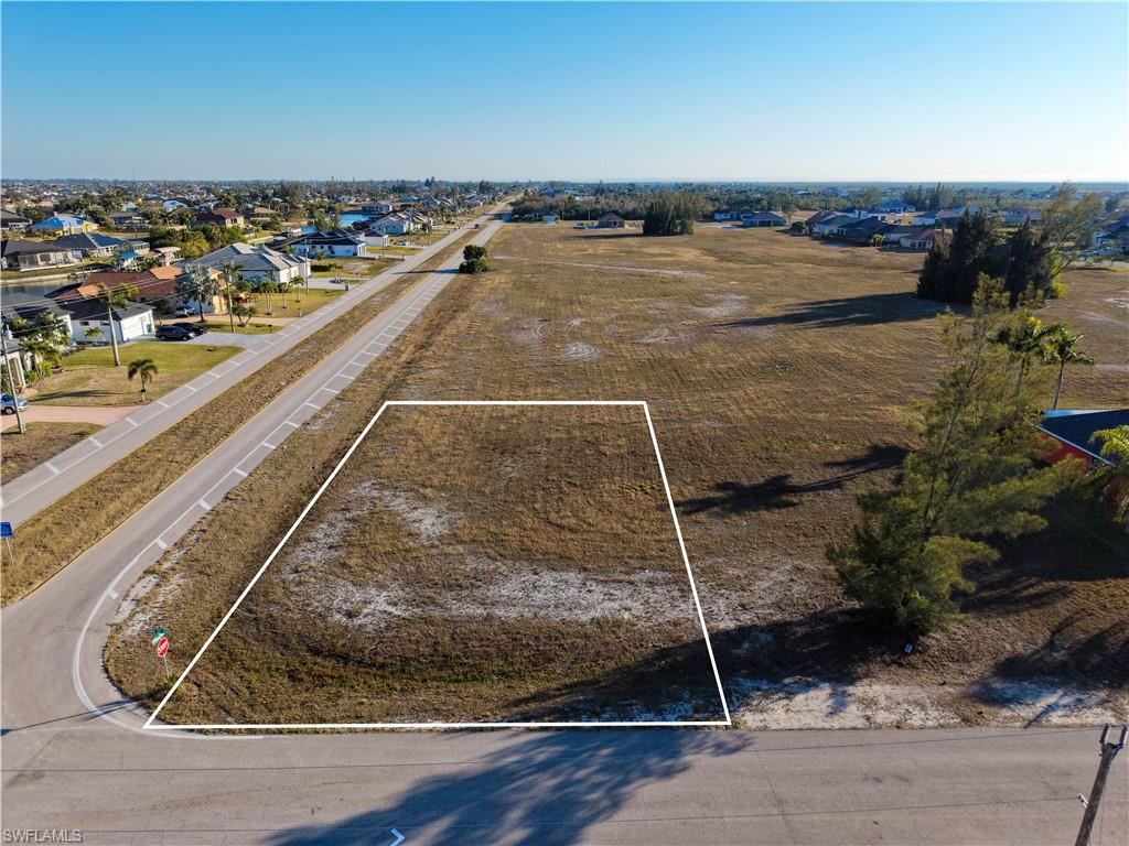 CAPE CORAL - Land