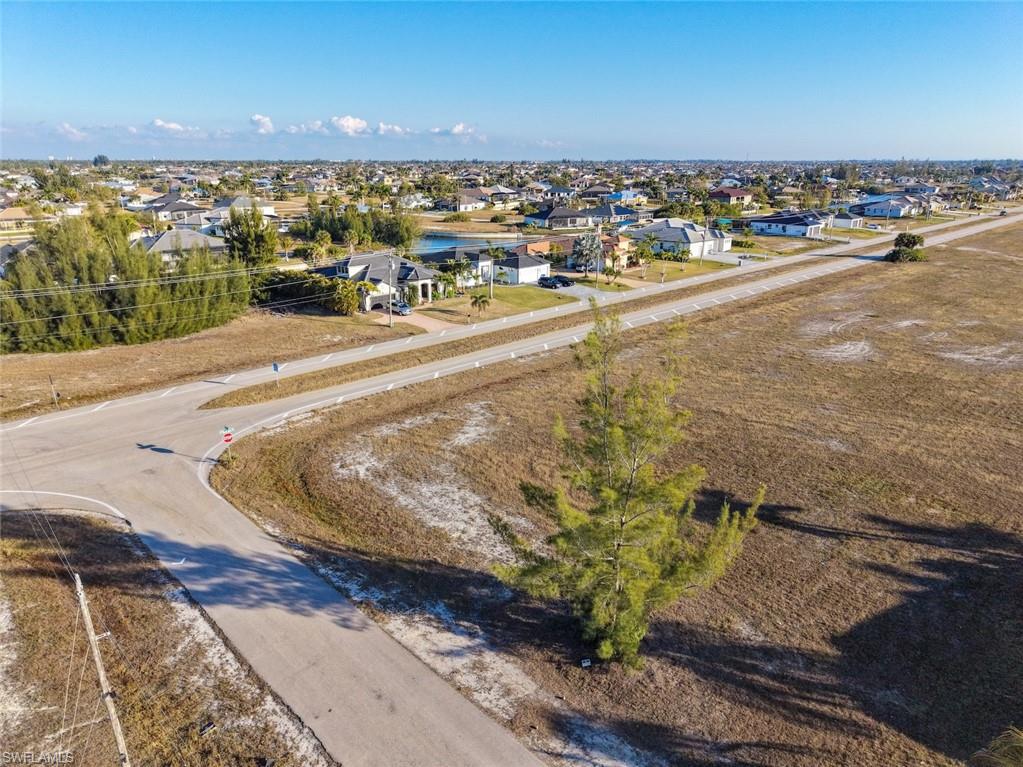 CAPE CORAL - Land