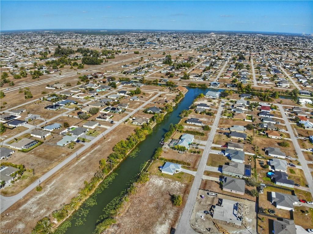 CAPE CORAL - Land