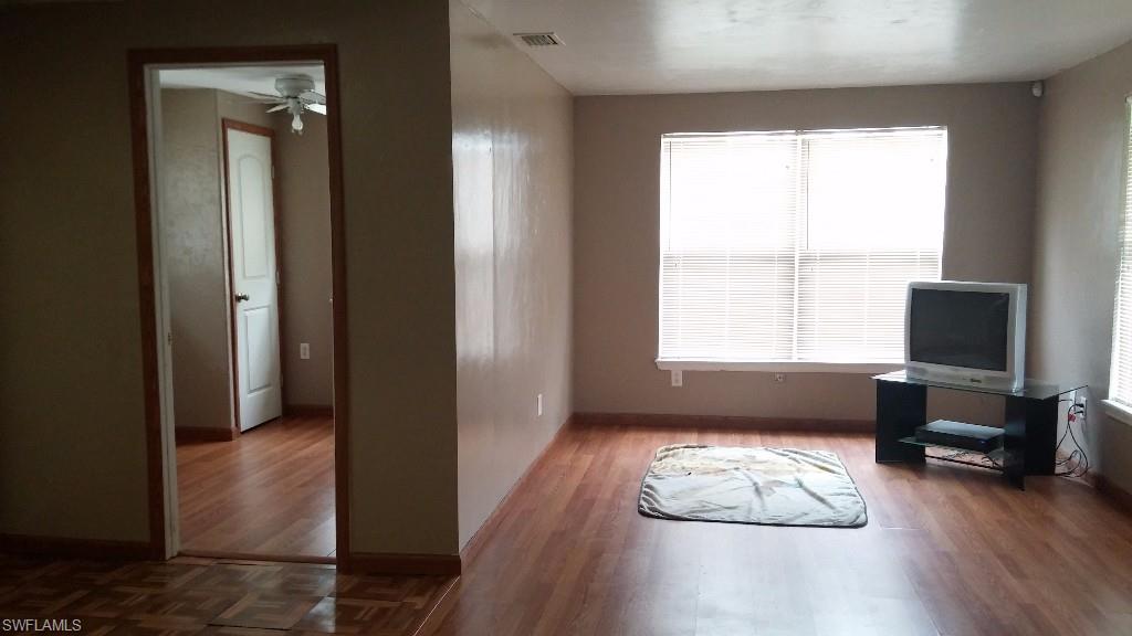 SAN CARLOS PARK - Residential