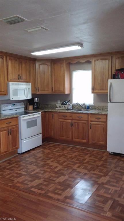 SAN CARLOS PARK - Residential