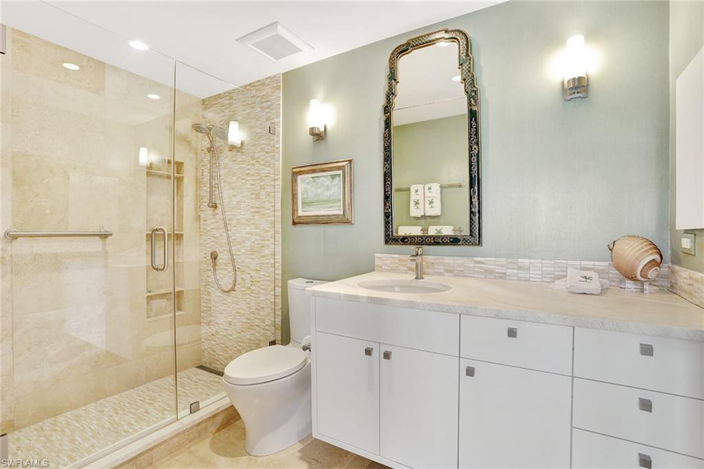 LAURENTIANS - Residential