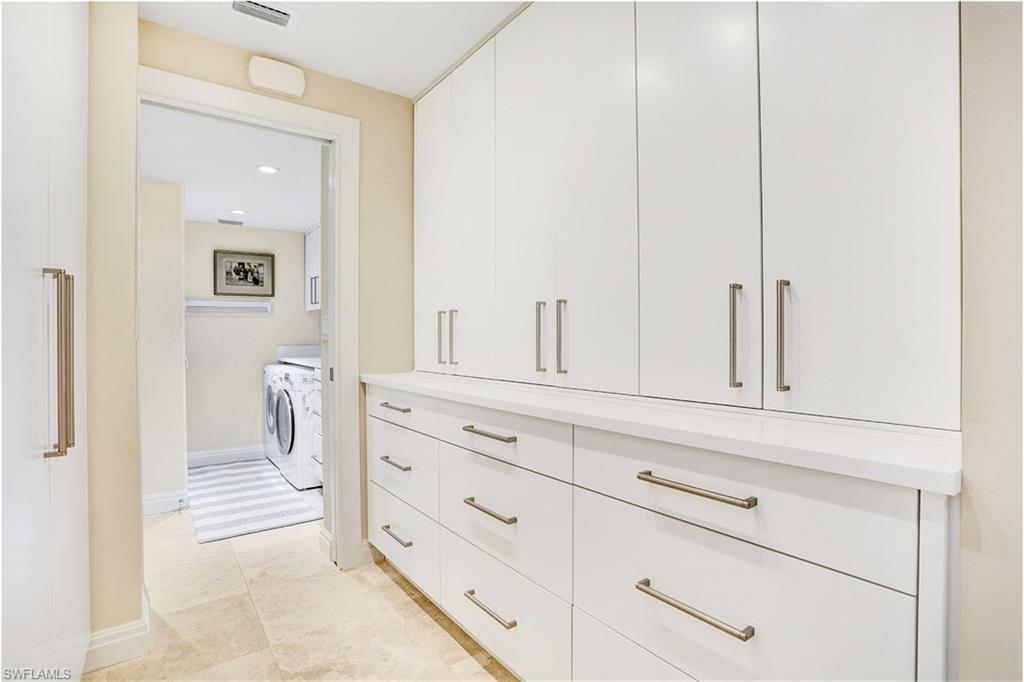 LAURENTIANS - Residential