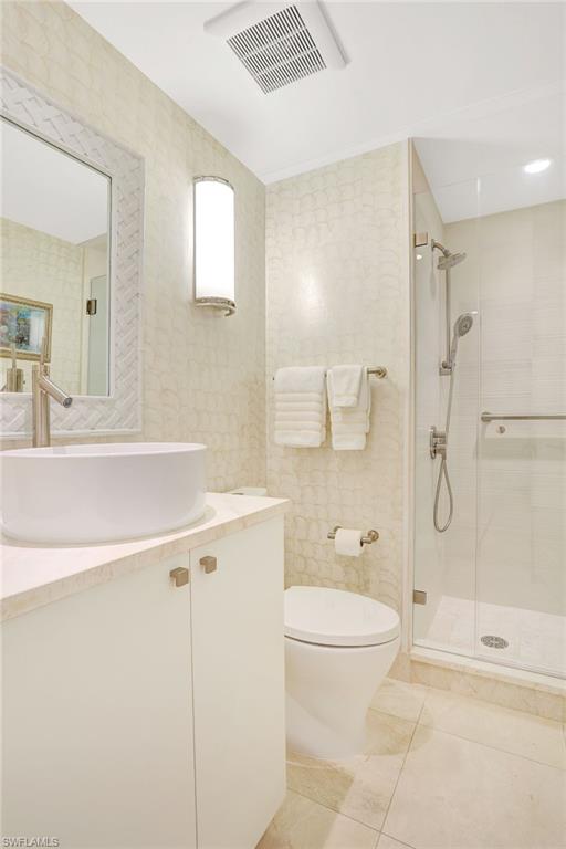 LAURENTIANS - Residential