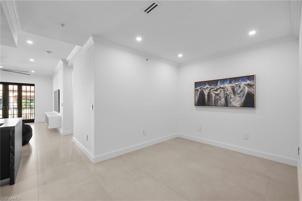 THE RESIDENCES AT COCONUT POINT - Residential Lease