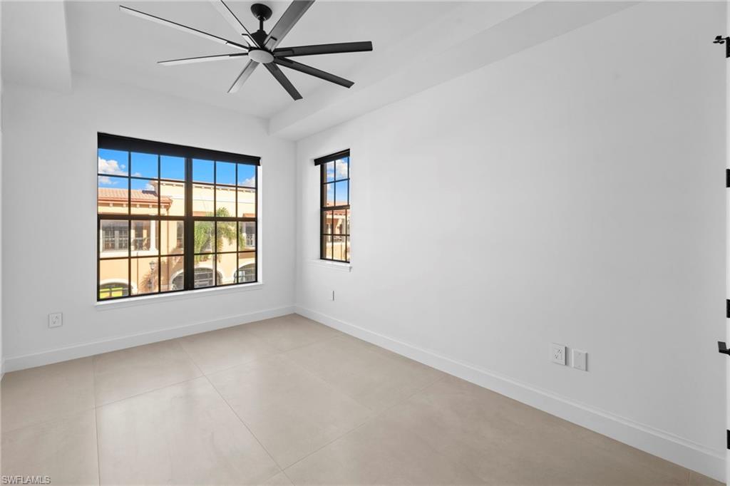 THE RESIDENCES AT COCONUT POINT - Residential Lease