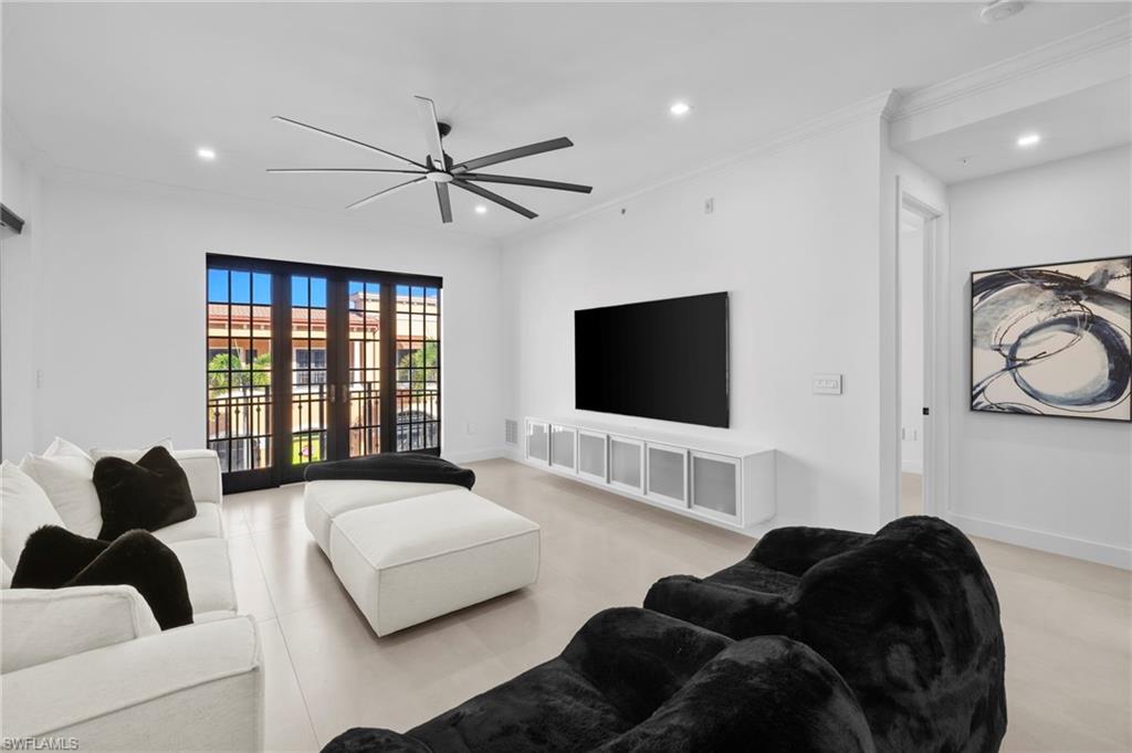 THE RESIDENCES AT COCONUT POINT - Residential Lease