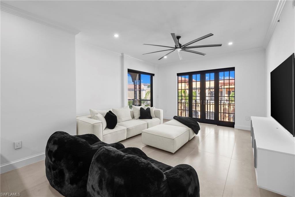 THE RESIDENCES AT COCONUT POINT - Residential Lease