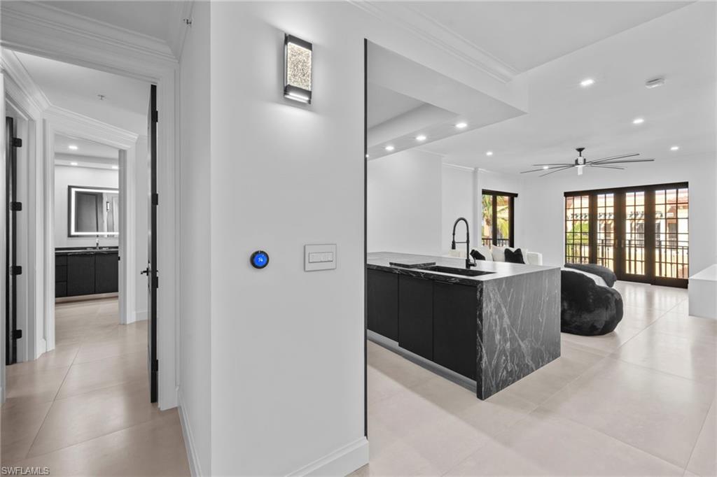 THE RESIDENCES AT COCONUT POINT - Residential Lease