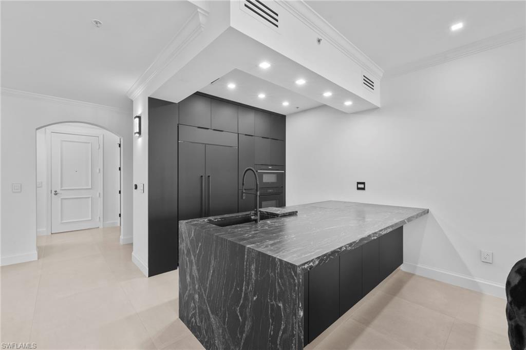 THE RESIDENCES AT COCONUT POINT - Residential Lease