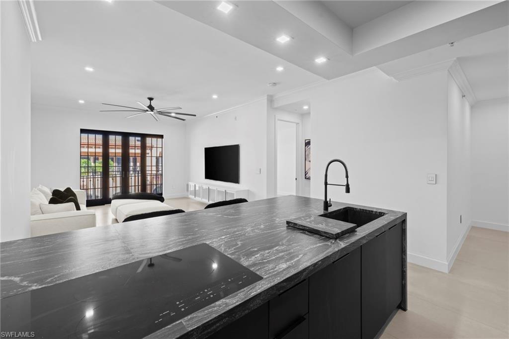 THE RESIDENCES AT COCONUT POINT - Residential Lease