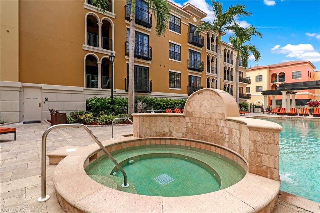 THE RESIDENCES AT COCONUT POINT - Residential Lease