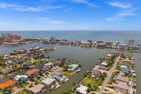 371 Bayside AVE NAPLES FL 34108