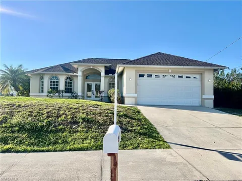 3805 12th St W, Lehigh Acres, FL 33971 - #: 225029887