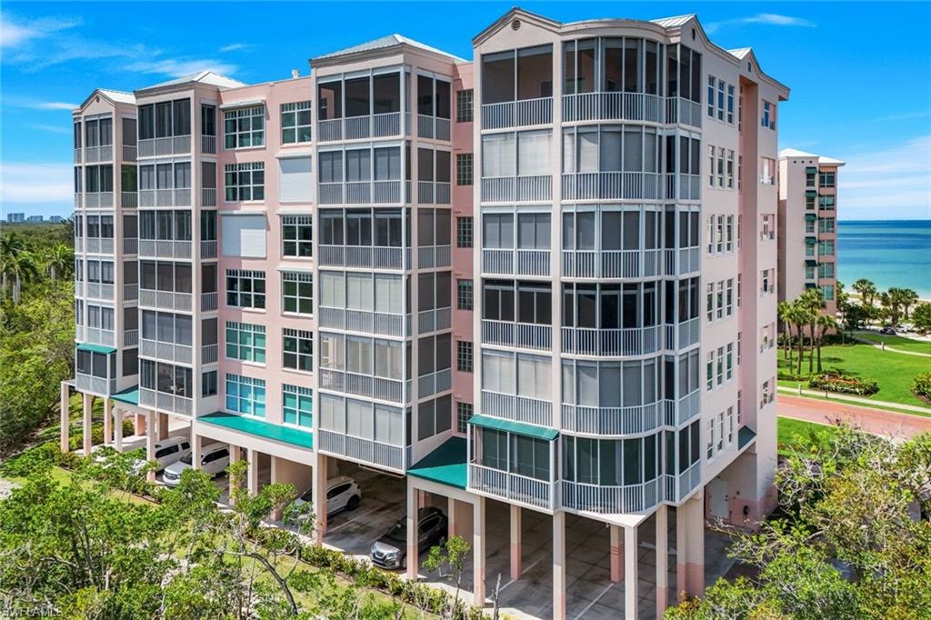 BAREFOOT BEACH CLUB - Residential