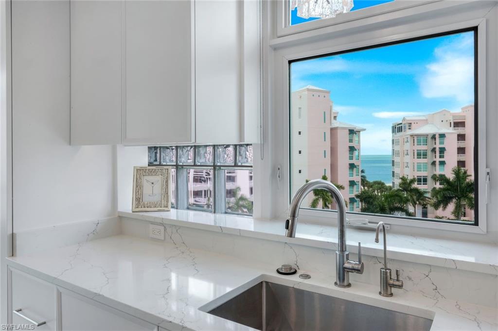 BAREFOOT BEACH CLUB - Residential