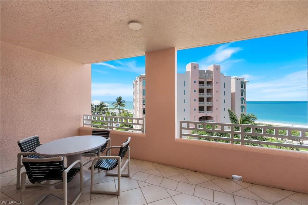 BAREFOOT BEACH CLUB - Residential