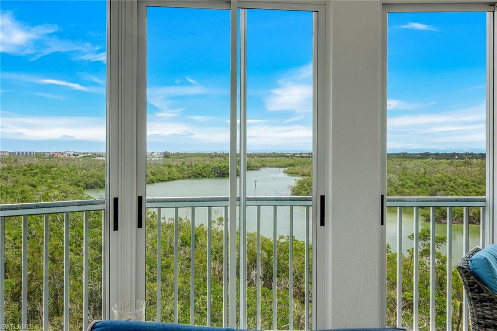 BAREFOOT BEACH CLUB - Residential