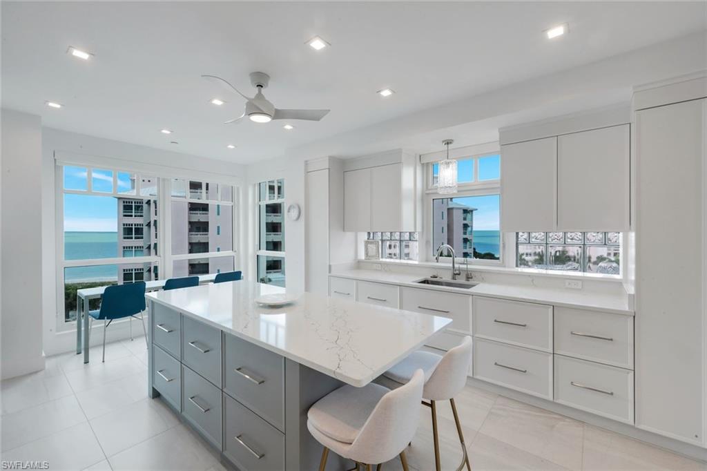 BAREFOOT BEACH CLUB - Residential