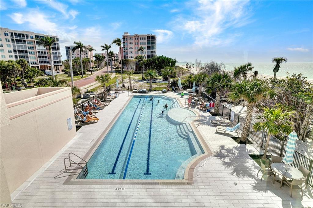 BAREFOOT BEACH CLUB - Residential