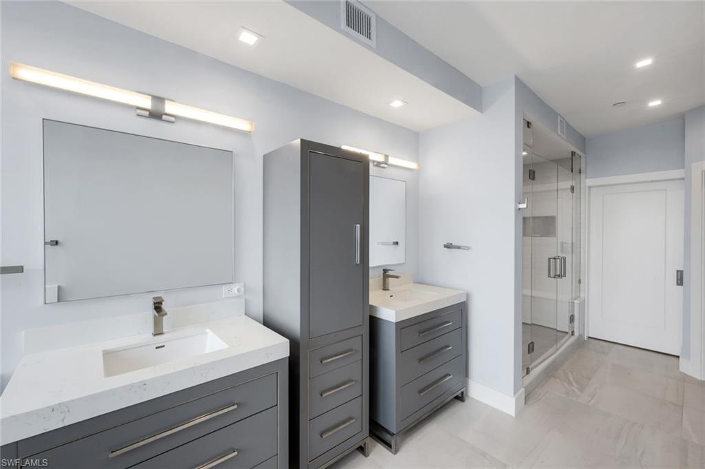BAREFOOT BEACH CLUB - Residential