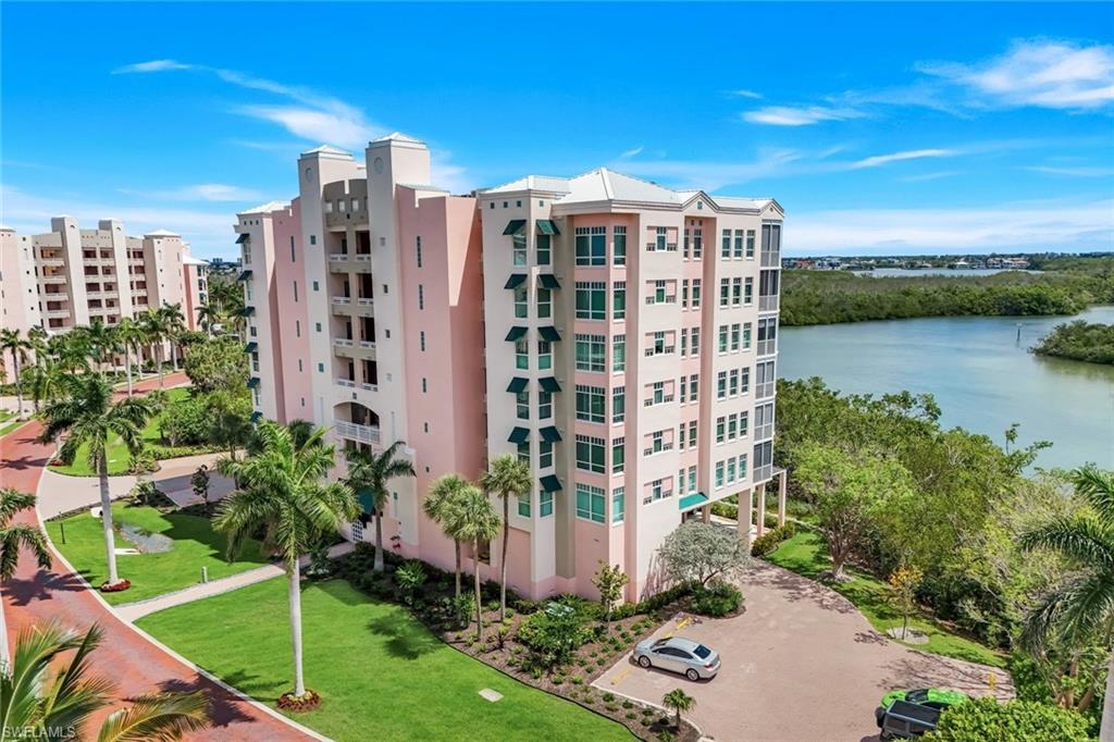 BAREFOOT BEACH CLUB - Residential