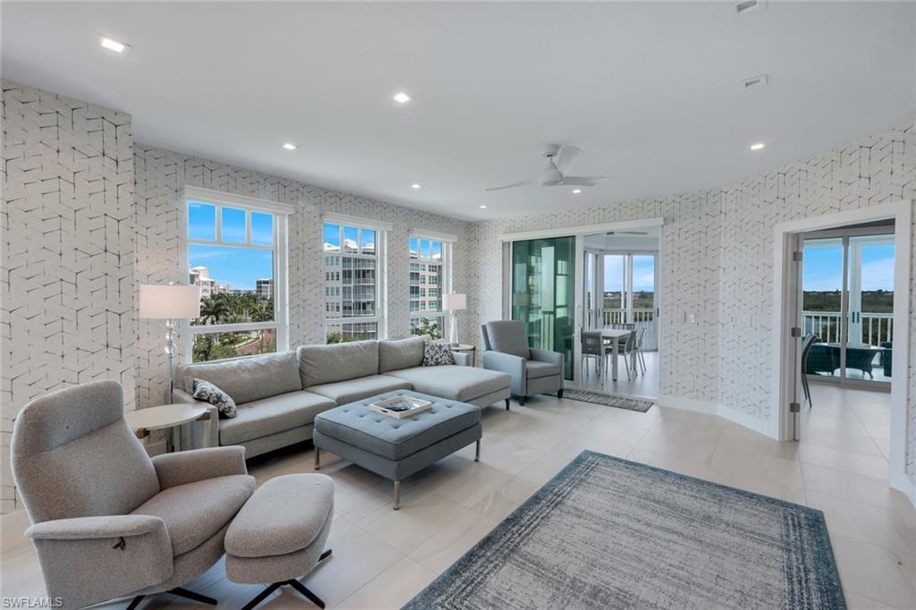 BAREFOOT BEACH CLUB - Residential