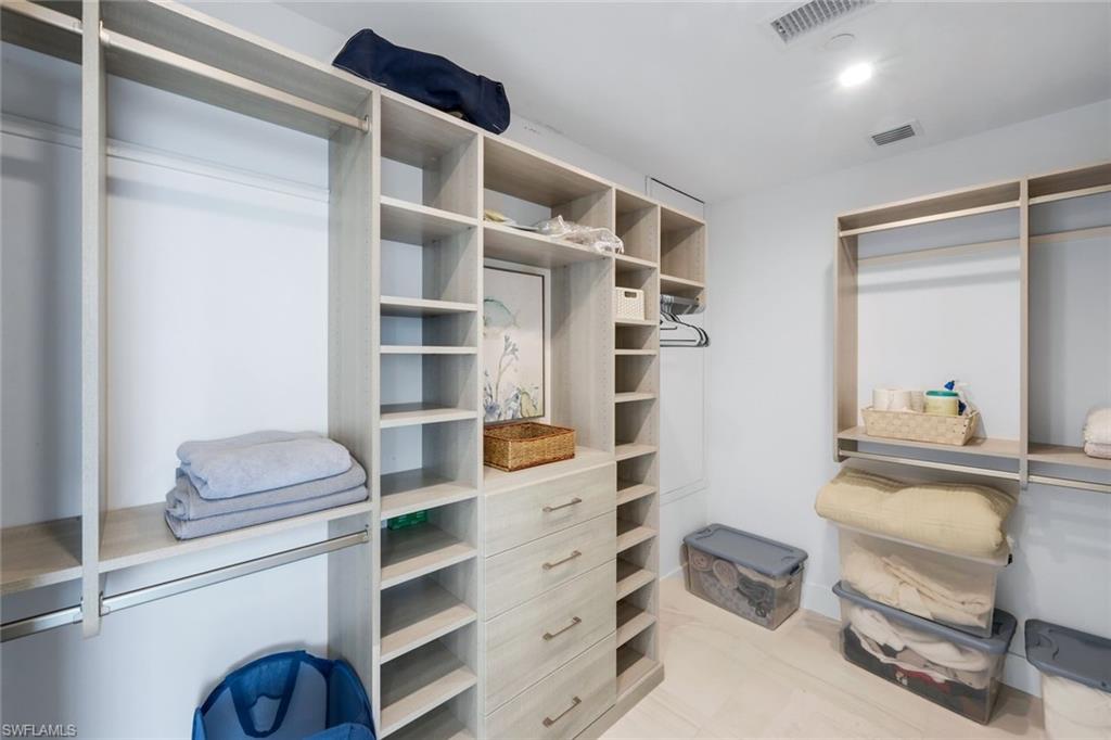 BAREFOOT BEACH CLUB - Residential