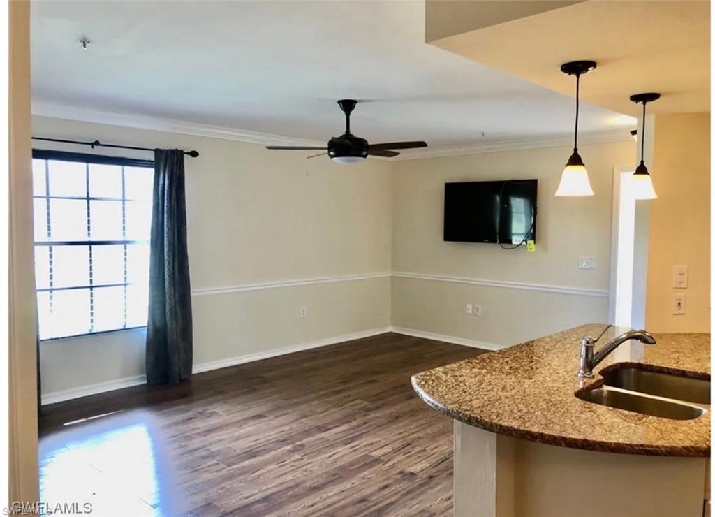FOUR MILE COVE - Residential