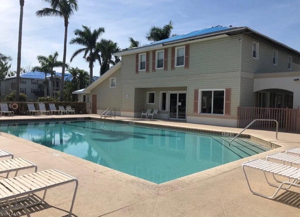 FOUR MILE COVE - Residential