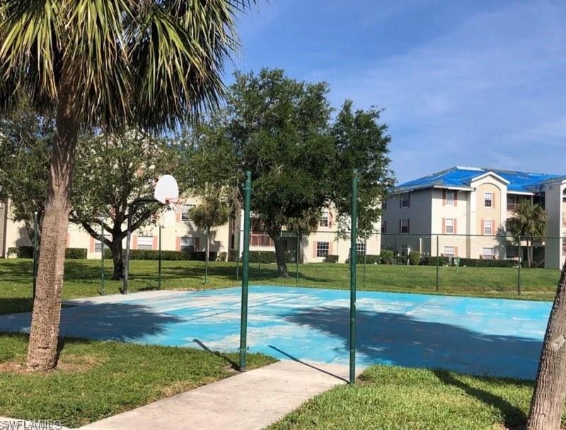 FOUR MILE COVE - Residential