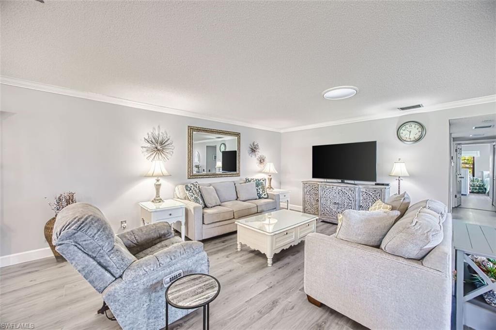 SEVEN LAKES - Residential