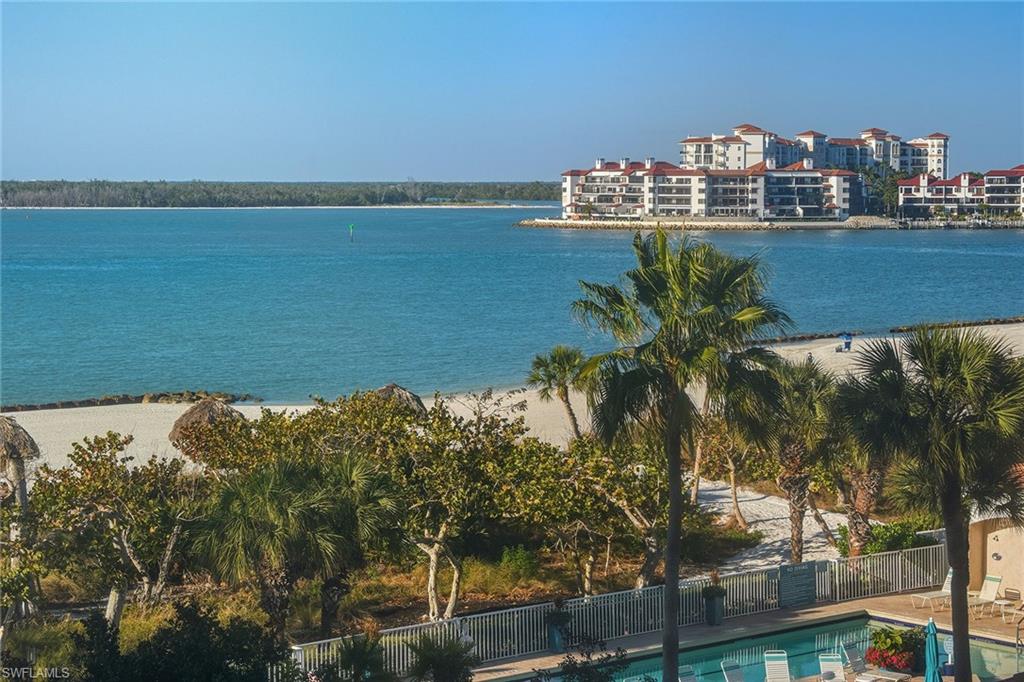 ROYAL MARCO POINT - Residential