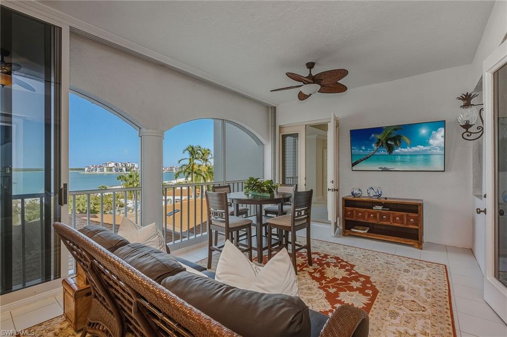 ROYAL MARCO POINT - Residential