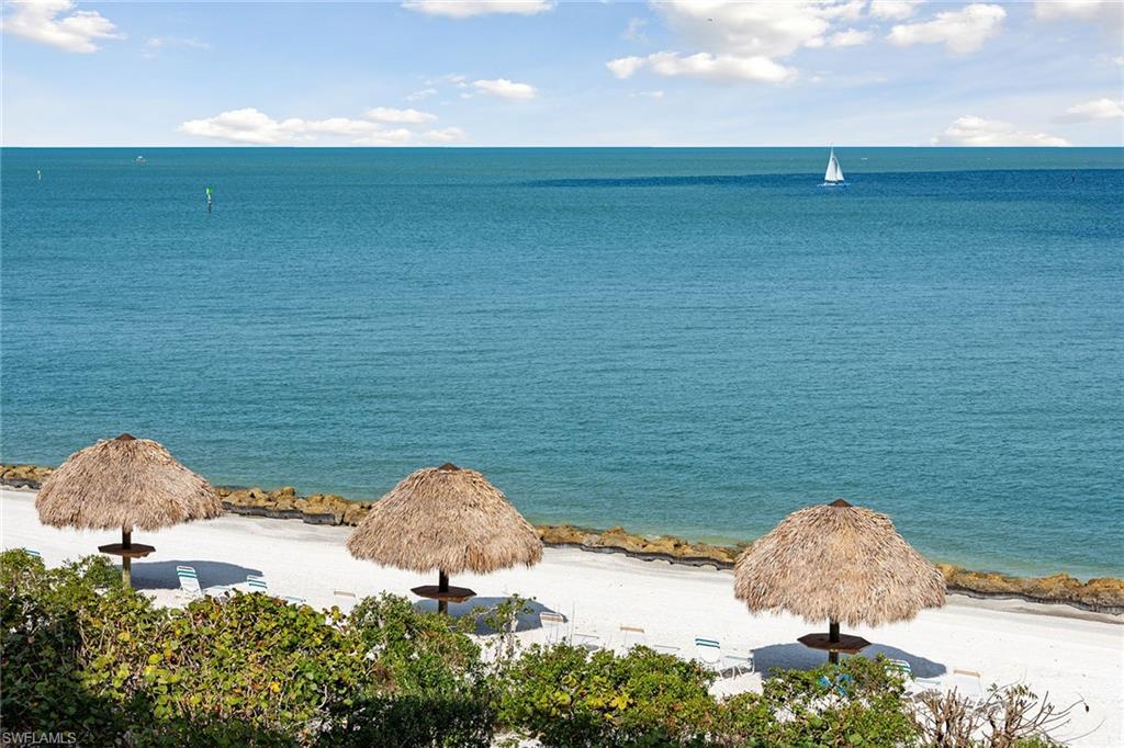 ROYAL MARCO POINT - Residential