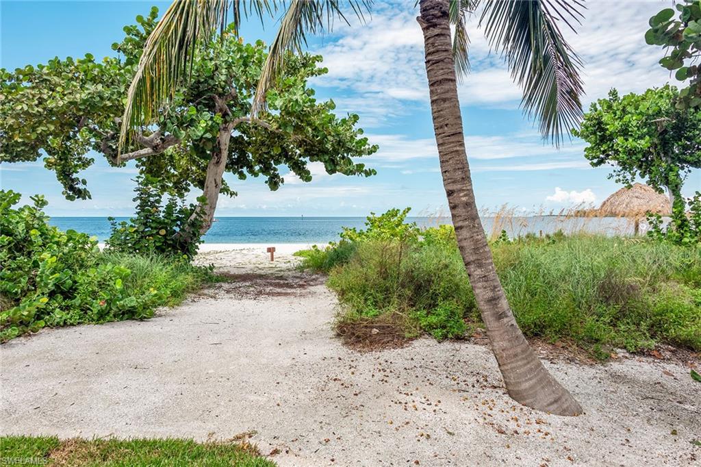 ROYAL MARCO POINT - Residential