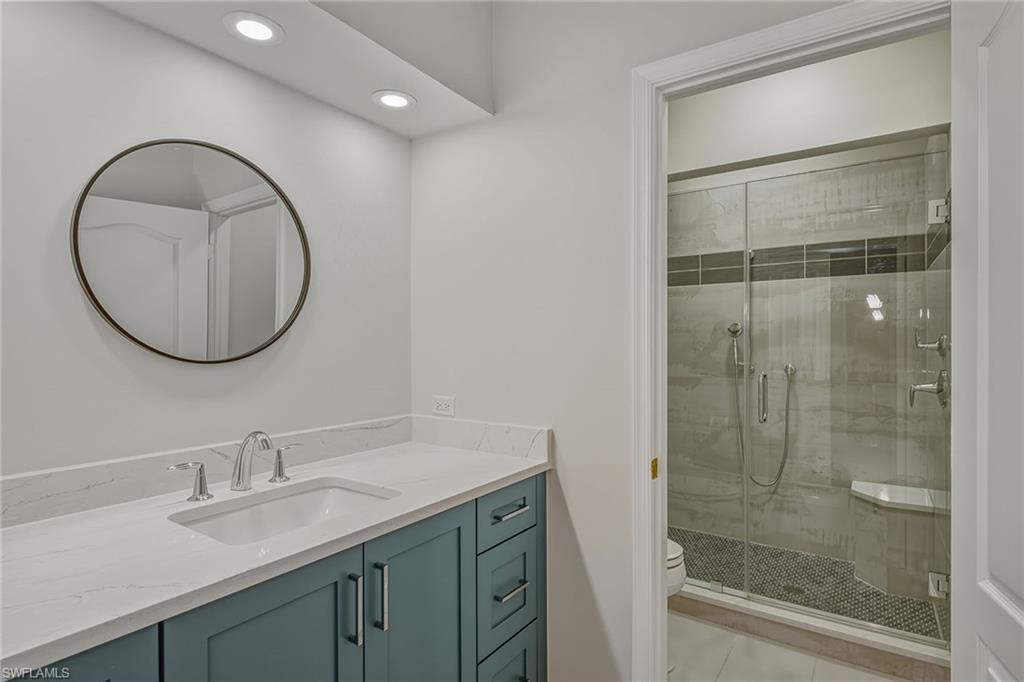 ROYAL MARCO POINT - Residential