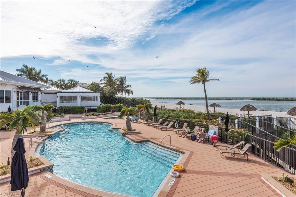 ROYAL MARCO POINT - Residential